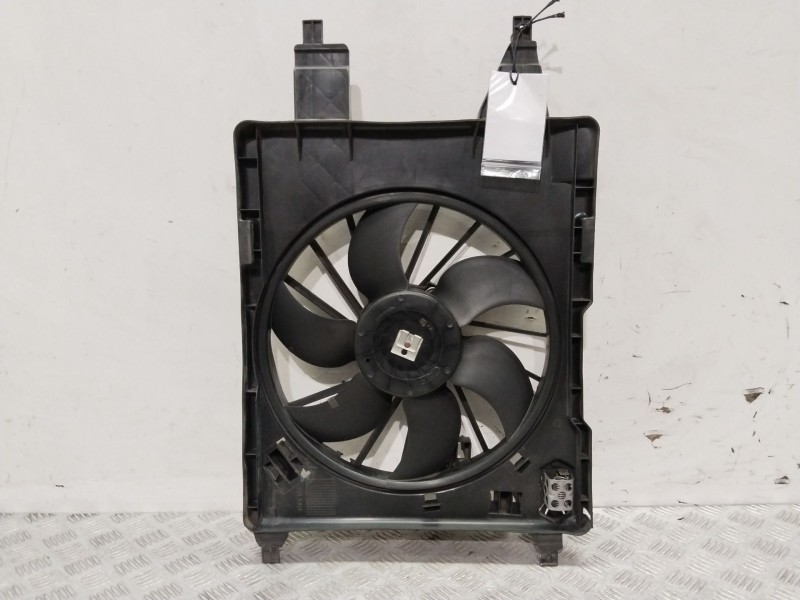 Recambio de electroventilador para renault megane ii sedán (lm0/1_) 1.9 dci referencia OEM IAM 8200151465  