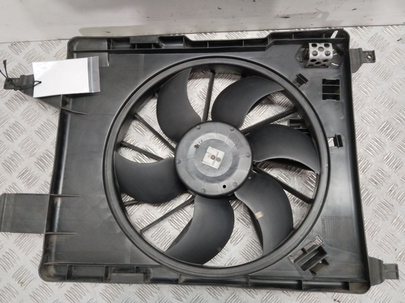 Recambio de electroventilador para renault megane ii sedán (lm0/1_) 1.9 dci referencia OEM IAM 8200151465  