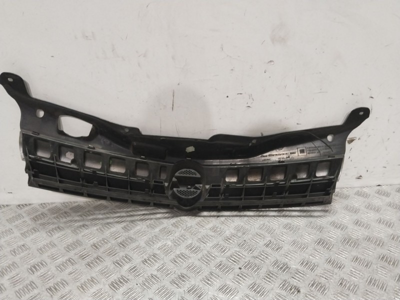 Recambio de rejilla delantera para opel astra h berlina cosmo referencia OEM IAM 13108463  