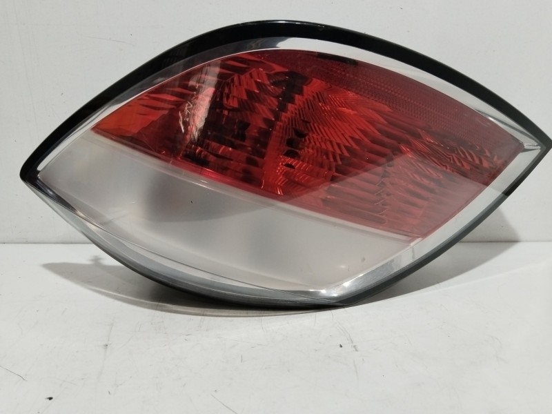 Recambio de piloto trasero derecho para opel astra h (a04) 1.6 (l48) referencia OEM IAM   