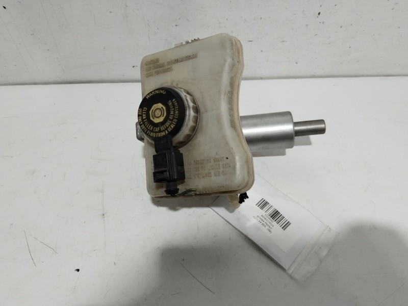 Recambio de bomba freno para audi a4 ber. (b8) básico referencia OEM IAM 8K0611301A  