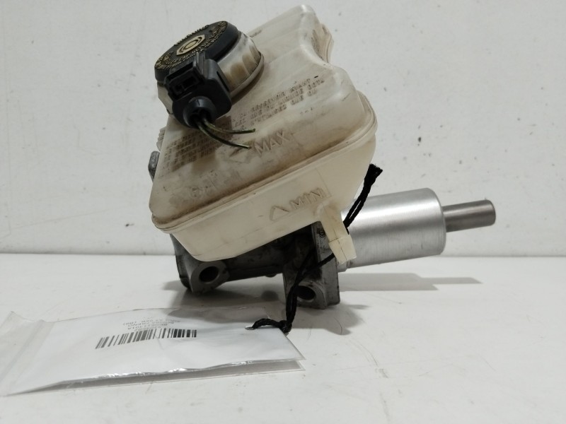 Recambio de bomba freno para audi a4 ber. (b8) básico referencia OEM IAM 8K0611301A  