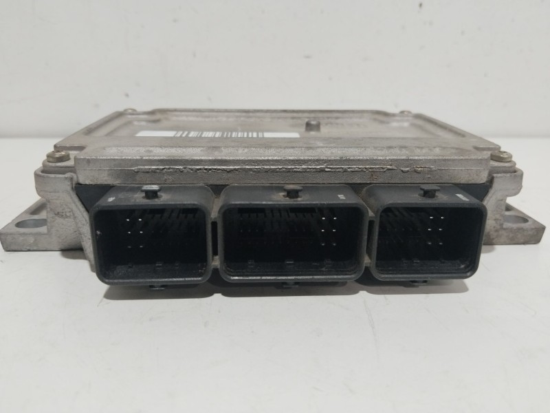 Recambio de centralita motor uce para peugeot 206 berlina xr referencia OEM IAM 51968FNBF  9657429680