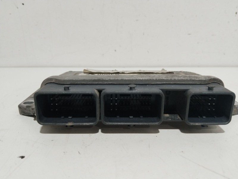 Recambio de centralita motor uce para renault scenic ii 1.4 16v referencia OEM IAM 8200298457 S3000 