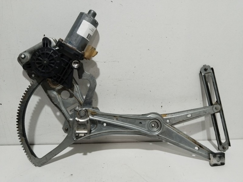 Recambio de elevalunas trasero derecho para mercedes-benz clase m (w163) 320 (163.154) referencia OEM IAM 9137041105  