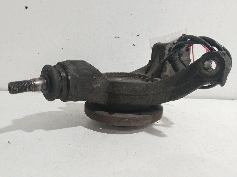 Recambio de mangueta delantera derecha para peugeot 307 berlina (s2) xs referencia OEM IAM   