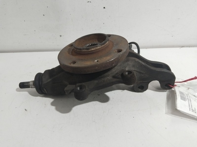 Recambio de mangueta delantera derecha para peugeot 307 berlina (s2) xs referencia OEM IAM   