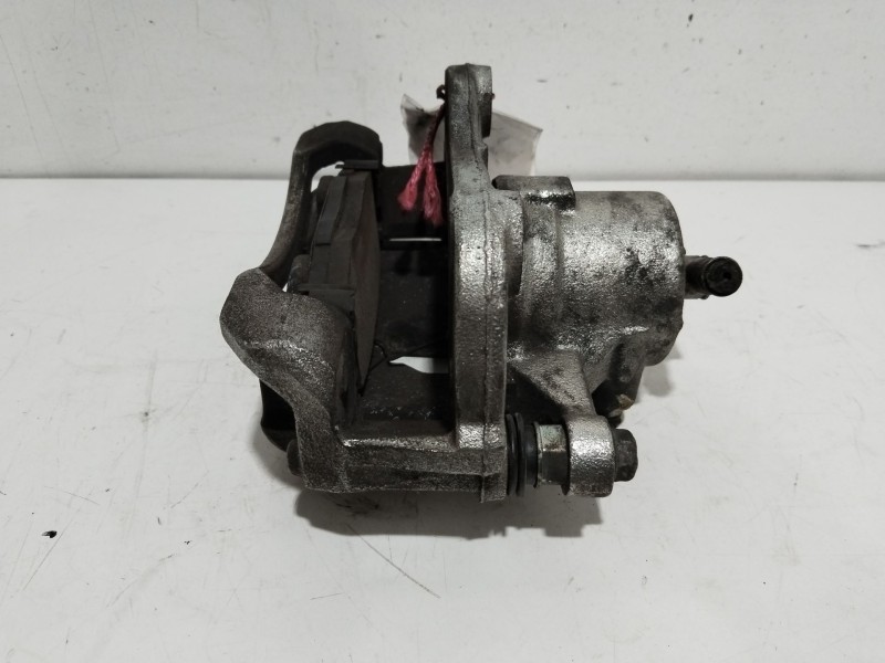 Recambio de pinza freno delantera derecha para hyundai kona essence 2wd referencia OEM IAM 58190J9A00  