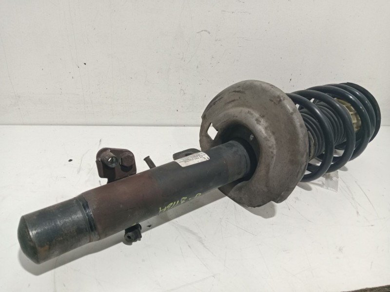 Recambio de amortiguador delantero derecho para peugeot 207 sport referencia OEM IAM 520858  