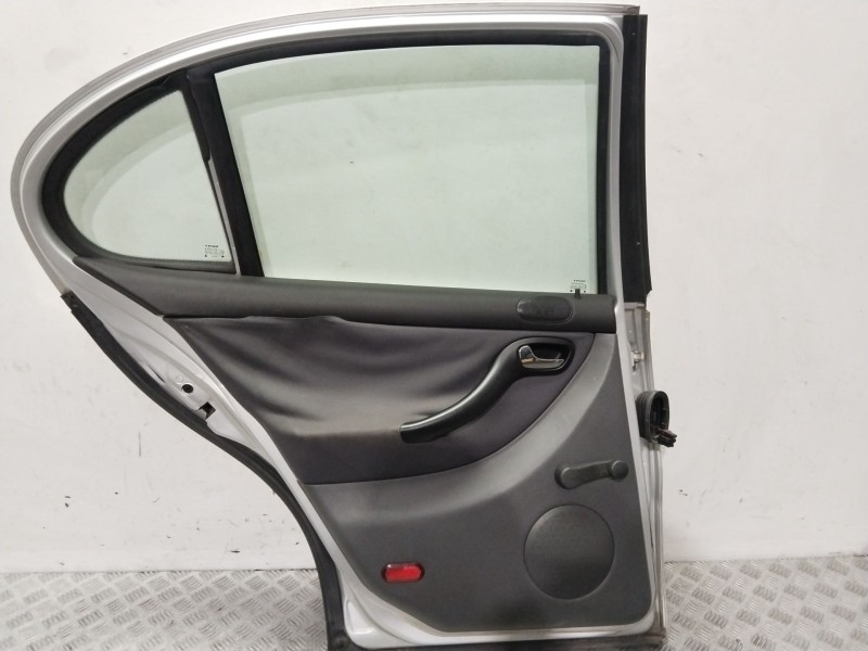 Recambio de puerta trasera izquierda para seat leon (1m1) 1.6 16 v referencia OEM IAM 1M0833055L  PLATA
