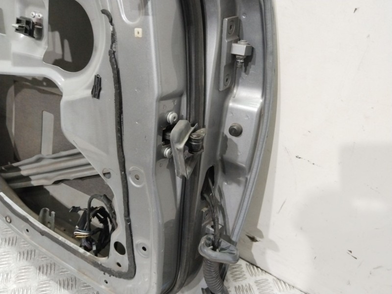 Recambio de puerta trasera izquierda para bmw serie 5 berlina (e60) referencia OEM IAM  GRIS PLATA