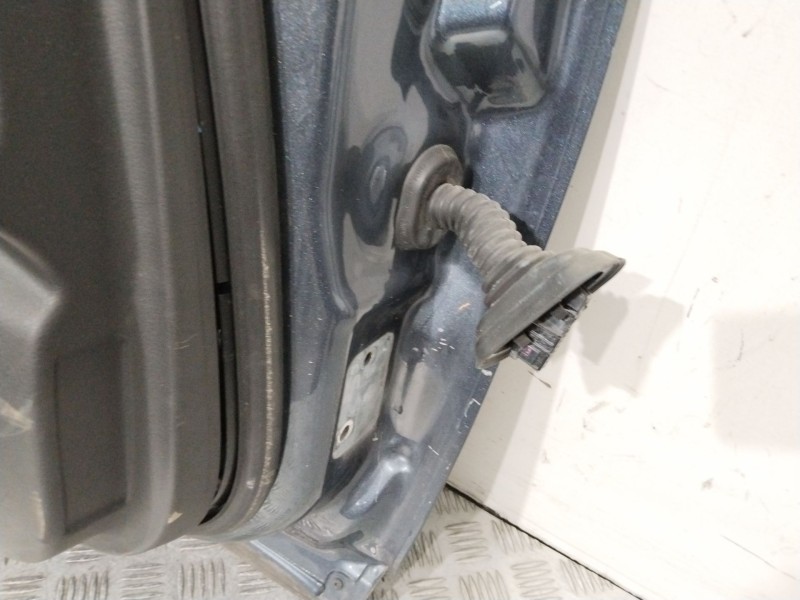 Recambio de puerta delantera izquierda para audi a6 avant (4f5) 2.0 tdi referencia OEM IAM 4F0831051F  GRIS