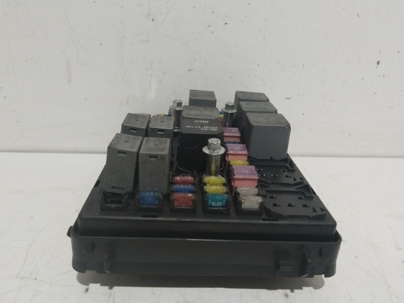 Recambio de caja reles / fusibles para kia carens 1.6 lx referencia OEM IAM PA66TD30  
