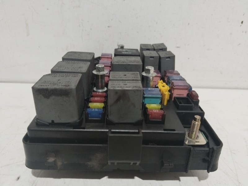 Recambio de caja reles / fusibles para kia carens 1.6 lx referencia OEM IAM PA66TD30  