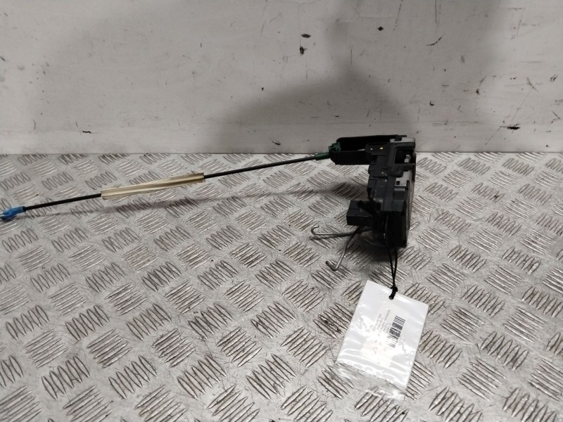 Recambio de cerradura puerta delantera izquierda para opel astra gtc sport referencia OEM IAM 13210748  