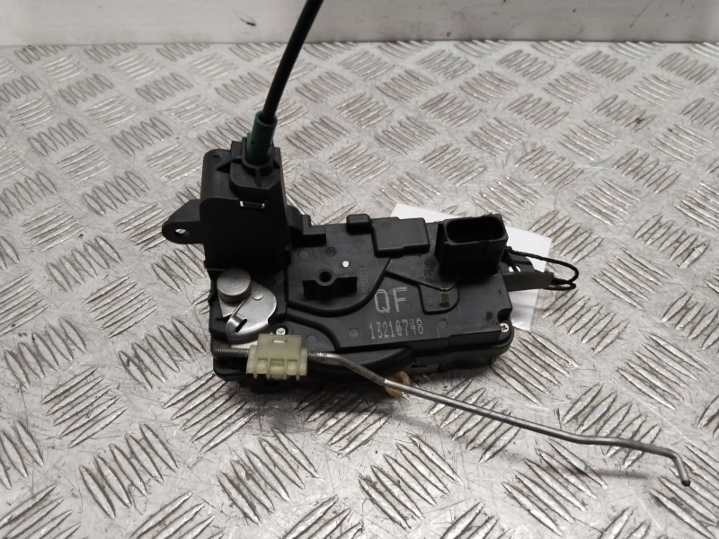 Recambio de cerradura puerta delantera izquierda para opel astra gtc sport referencia OEM IAM 13210748  