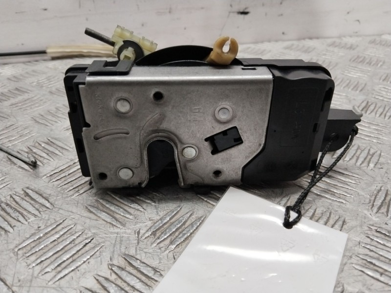 Recambio de cerradura puerta delantera izquierda para opel astra gtc sport referencia OEM IAM 13210748  