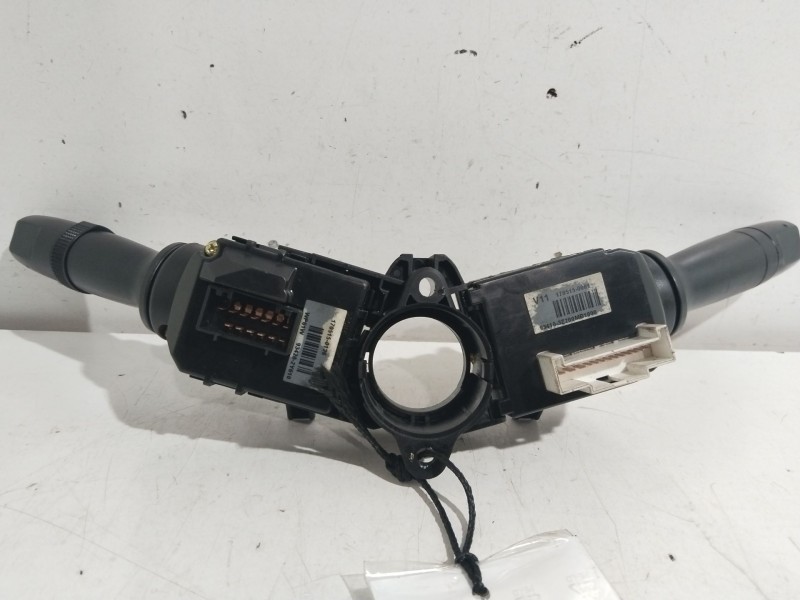 Recambio de mando multifuncion para hyundai i40 cab bluedrive referencia OEM IAM 3753MA2211  