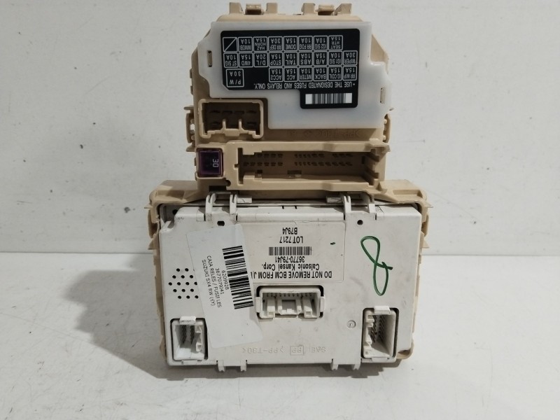 Recambio de caja reles / fusibles para suzuki sx4 rw (ey) gl+ referencia OEM IAM 3677079J41  