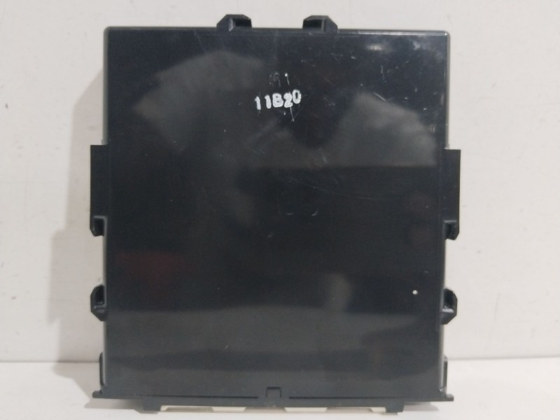 Recambio de centralita cierre para toyota yaris hybrid active referencia OEM IAM 899900D150  