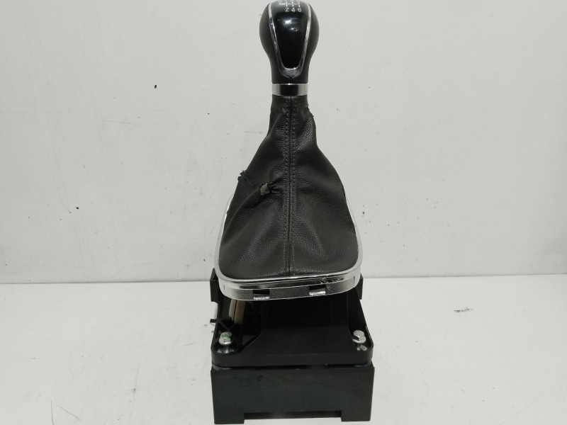 Recambio de palanca cambio para opel insignia berlina sportive referencia OEM IAM 8126201000  
