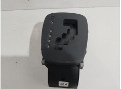 Recambio de guarnecidos palanca cambio para toyota yaris hybrid active referencia OEM IAM TG2320020300   2