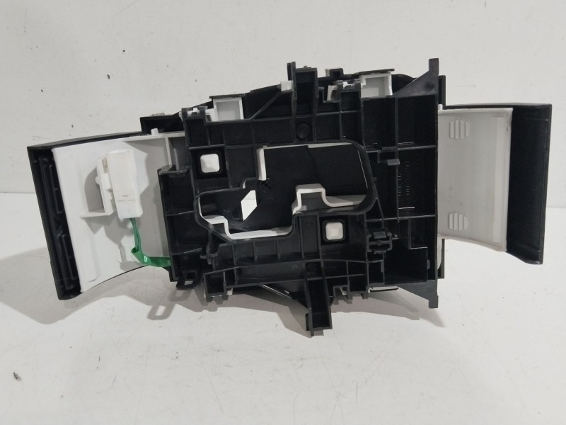 Recambio de guarnecidos palanca cambio para toyota yaris hybrid active referencia OEM IAM TG2320020300  