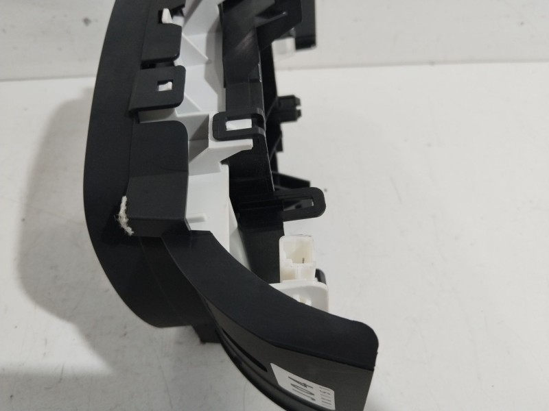 Recambio de guarnecidos palanca cambio para toyota yaris hybrid active referencia OEM IAM TG2320020300  