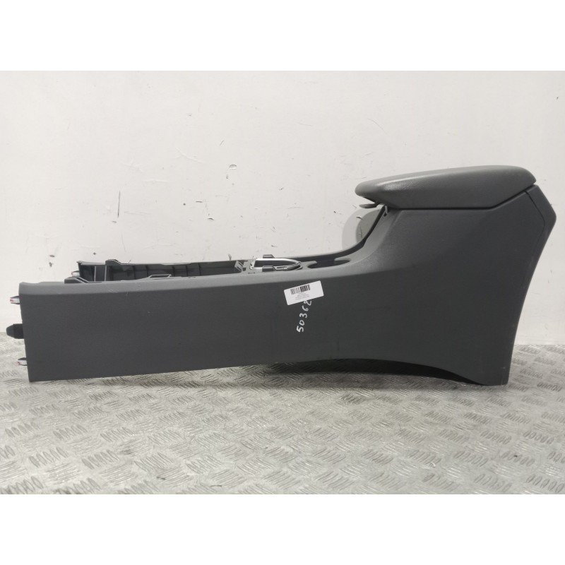 Recambio de consola central para hyundai ioniq (ae) 1.6 gdi hybrid referencia OEM IAM 84611G2000  