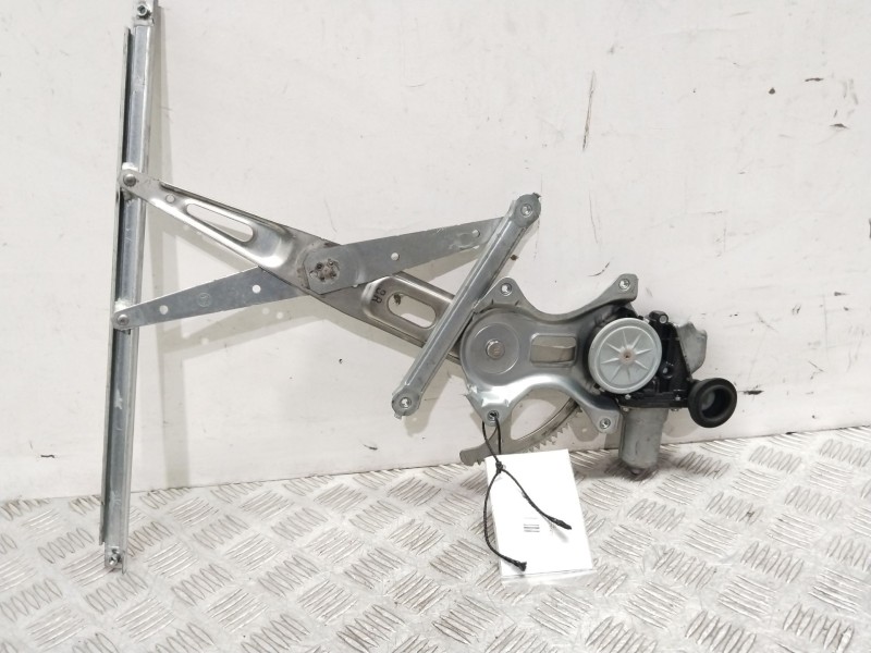 Recambio de elevalunas trasero derecho para toyota prius (nhw30) plug-in hybrid advance referencia OEM IAM 8571047130 T720106202