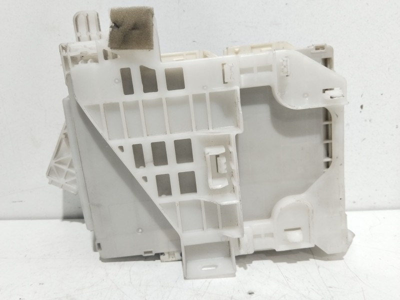 Recambio de caja reles / fusibles para toyota prius (_w3_) 1.8 hybrid (zvw3_) referencia OEM IAM 8922147110  8273047451