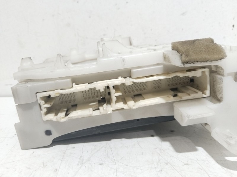 Recambio de caja reles / fusibles para toyota prius (_w3_) 1.8 hybrid (zvw3_) referencia OEM IAM 8922147110  8273047451