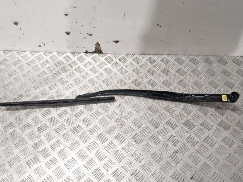 Recambio de brazo limpia delantero izquierdo para hyundai ioniq (ae) 1.6 gdi hybrid referencia OEM IAM   