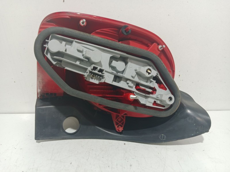 Recambio de piloto trasero derecho para renault modus confort dynamique referencia OEM IAM 8200538785  