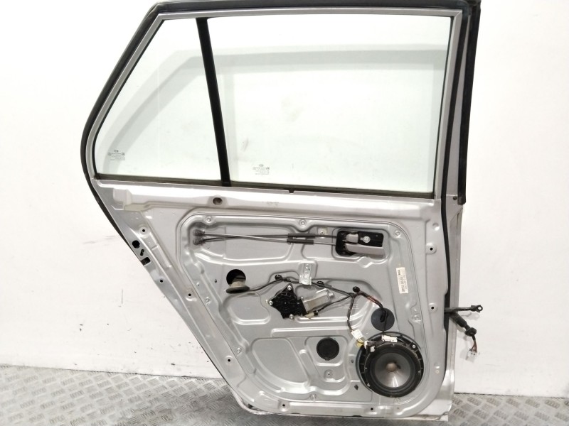 Recambio de puerta trasera izquierda para kia carens (un) concept referencia OEM IAM 770031D010  