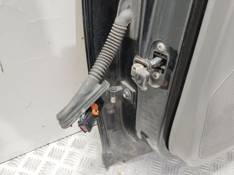 Recambio de puerta trasera derecha para seat toledo (kg3) emoción referencia OEM IAM   