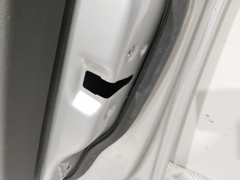 Recambio de puerta delantera derecha para ford c-max (cb3) ghia referencia OEM IAM 1678023 PLATA PLATA