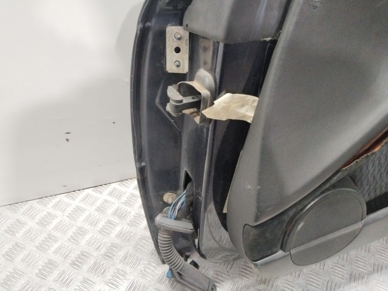 Recambio de puerta delantera derecha para bmw serie 3 berlina (e46) 318i referencia OEM IAM  AZUL  Recambio de puerta delantera derecha para bmw serie 3 berlina (e46) 318i referencia OEM IAM  AZUL