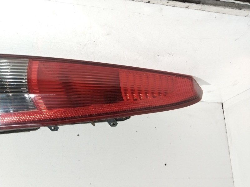 Recambio de piloto trasero derecho para ford fiesta v (jh_, jd_) 1.3 referencia OEM IAM 2S6113A602B   Recambio de piloto trasero derecho para ford fiesta v (jh_, jd_) 1.3 referencia OEM IAM 2S6113A602B