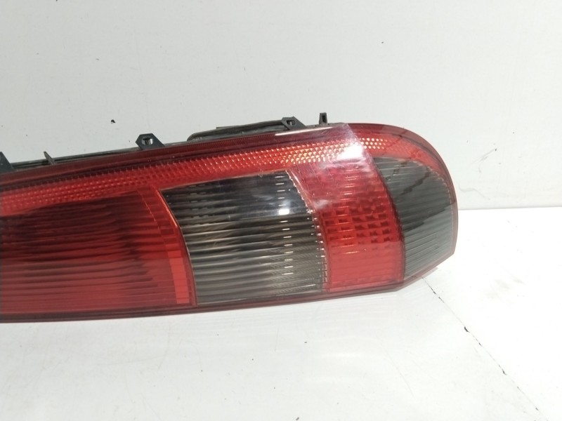 Recambio de piloto trasero derecho para ford fiesta v (jh_, jd_) 1.3 referencia OEM IAM 2S6113A602B   Recambio de piloto trasero derecho para ford fiesta v (jh_, jd_) 1.3 referencia OEM IAM 2S6113A602B