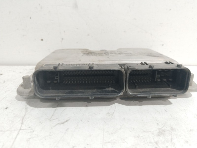 Recambio de centralita motor uce para seat leon (1m1) signo referencia OEM IAM 0281010686 038906012FN 