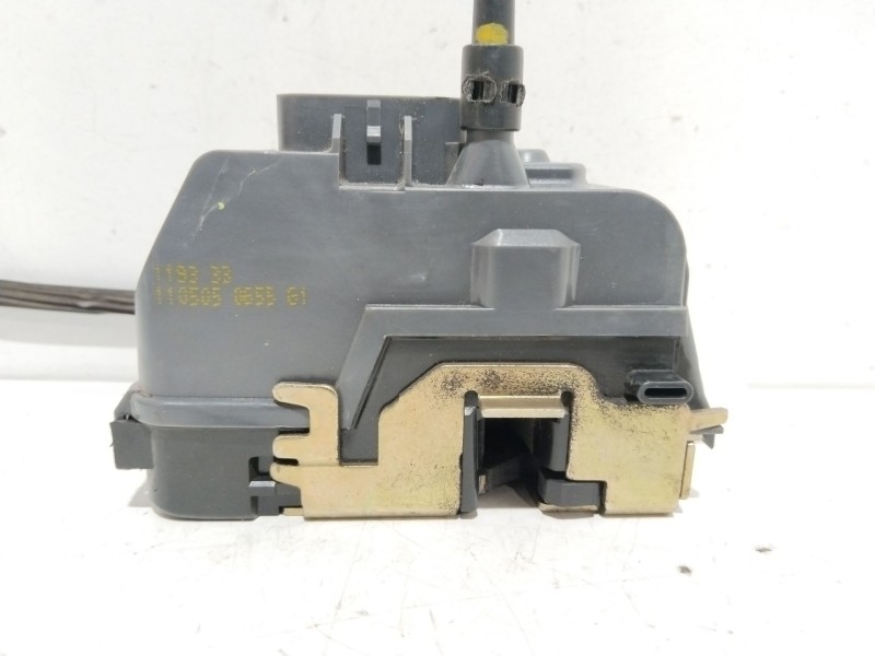 Recambio de cerradura puerta trasera izquierda para renault scenic ii confort authentique referencia OEM IAM 119333  