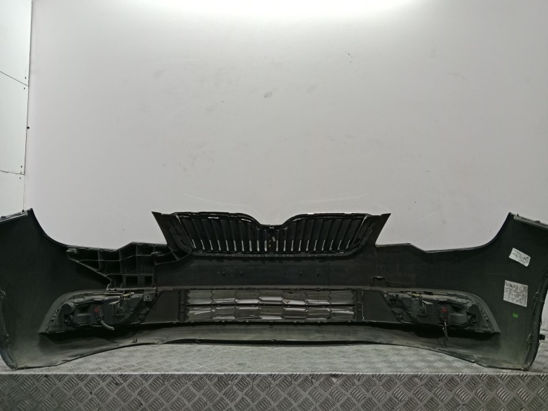 Recambio de paragolpes delantero para skoda suberb (3t4) ambition referencia OEM IAM   