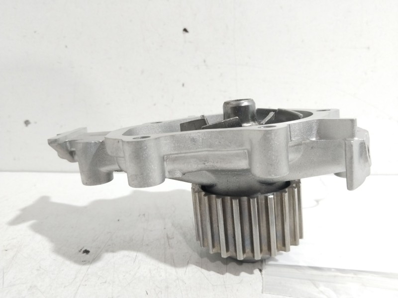 Recambio de bomba agua para daewoo nubira (j100) 1.6 16v referencia OEM IAM 1637175780  