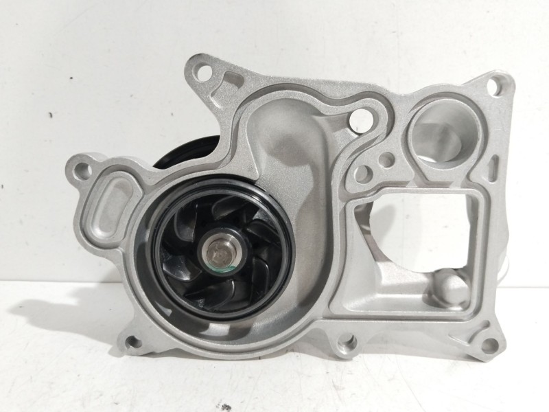 Recambio de bomba agua para bmw 3 (e90) 318 d referencia OEM IAM 1635181380  