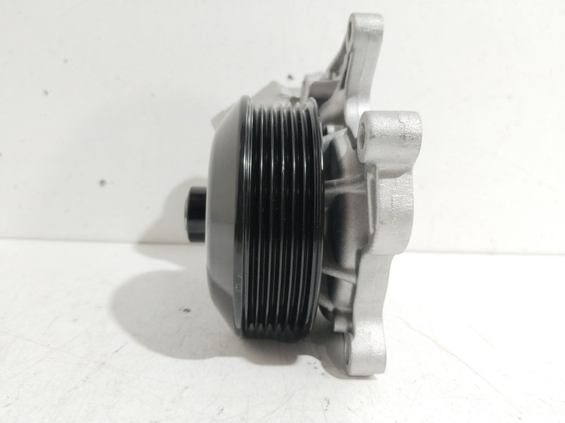 Recambio de bomba agua para bmw 3 (e90) 318 d referencia OEM IAM 1635181380  