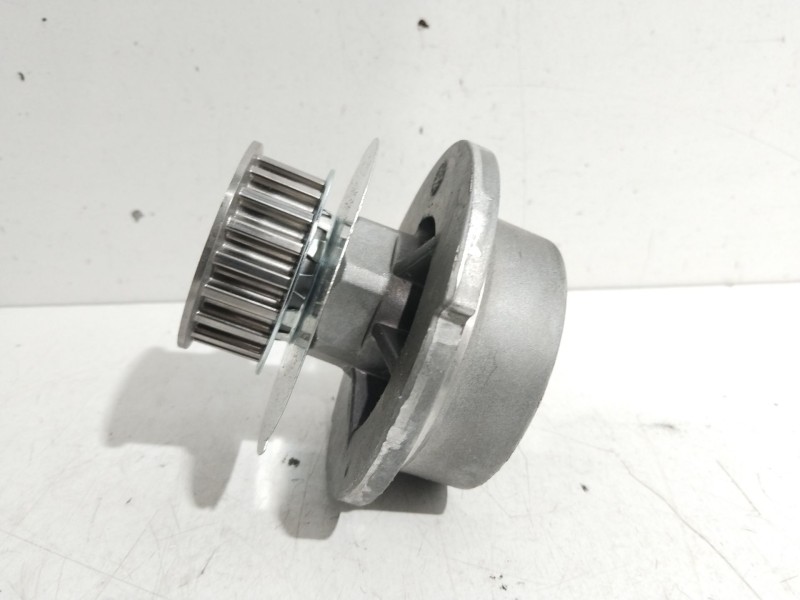Recambio de bomba agua para opel vectra a (j89) 1.4 s (f19, m19) referencia OEM IAM 1637177880  