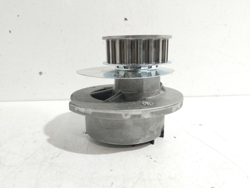 Recambio de bomba agua para opel vectra a (j89) 1.4 s (f19, m19) referencia OEM IAM 1637177880  