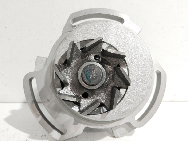 Recambio de bomba agua para volkswagen polo classic (86c, 80) 1.0 referencia OEM IAM 1637178980  