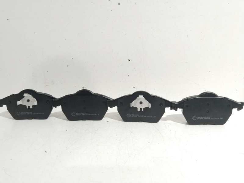 Recambio de juego pastillas de freno delanteras para audi a3 (8l1) 1.8 t quattro referencia OEM IAM 1617277180  